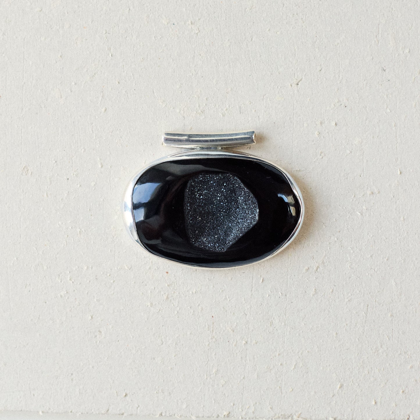 Pendentif magma - agate druze noire