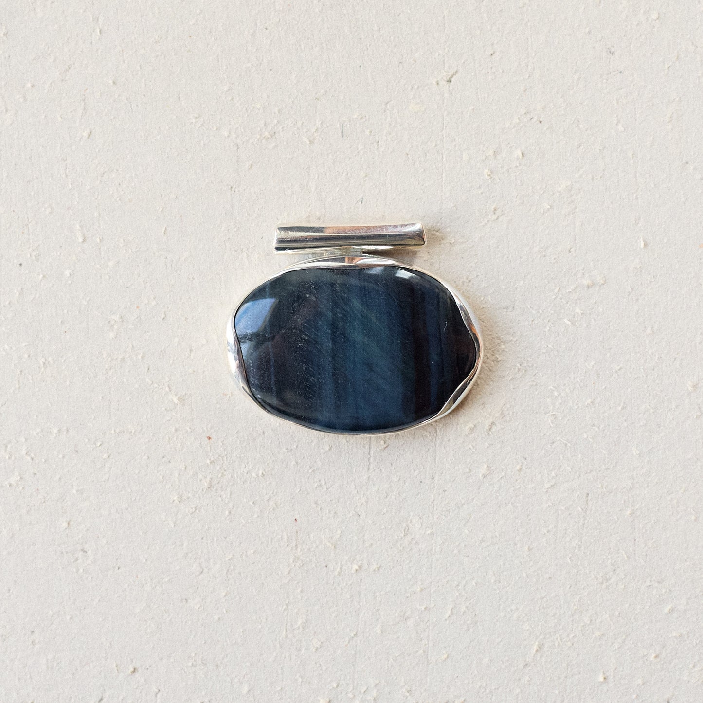 Pendentif magma - oeil de taureau bleu