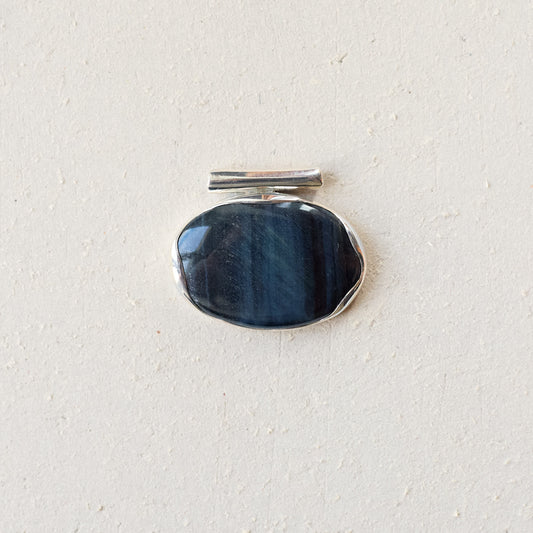 Pendentif magma - oeil de taureau bleu